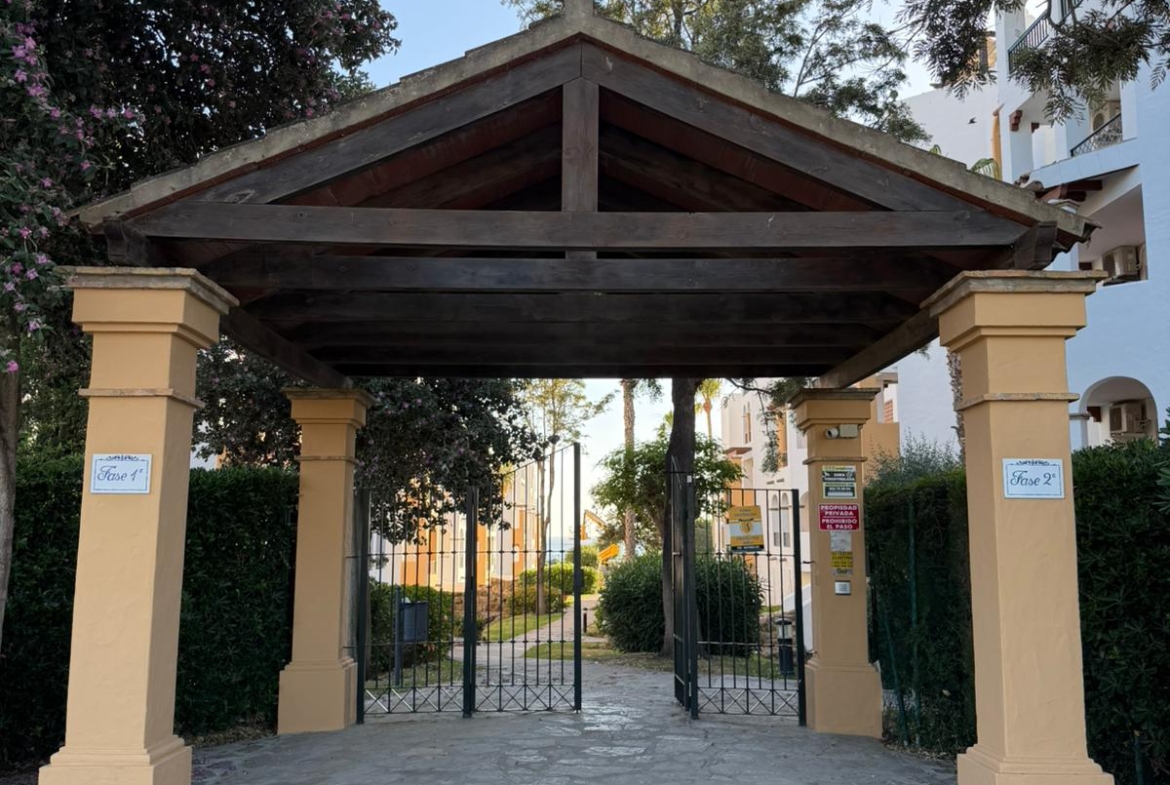 Exclusivo apartamento en planta baja con acceso directo a la playa en Atlanterra