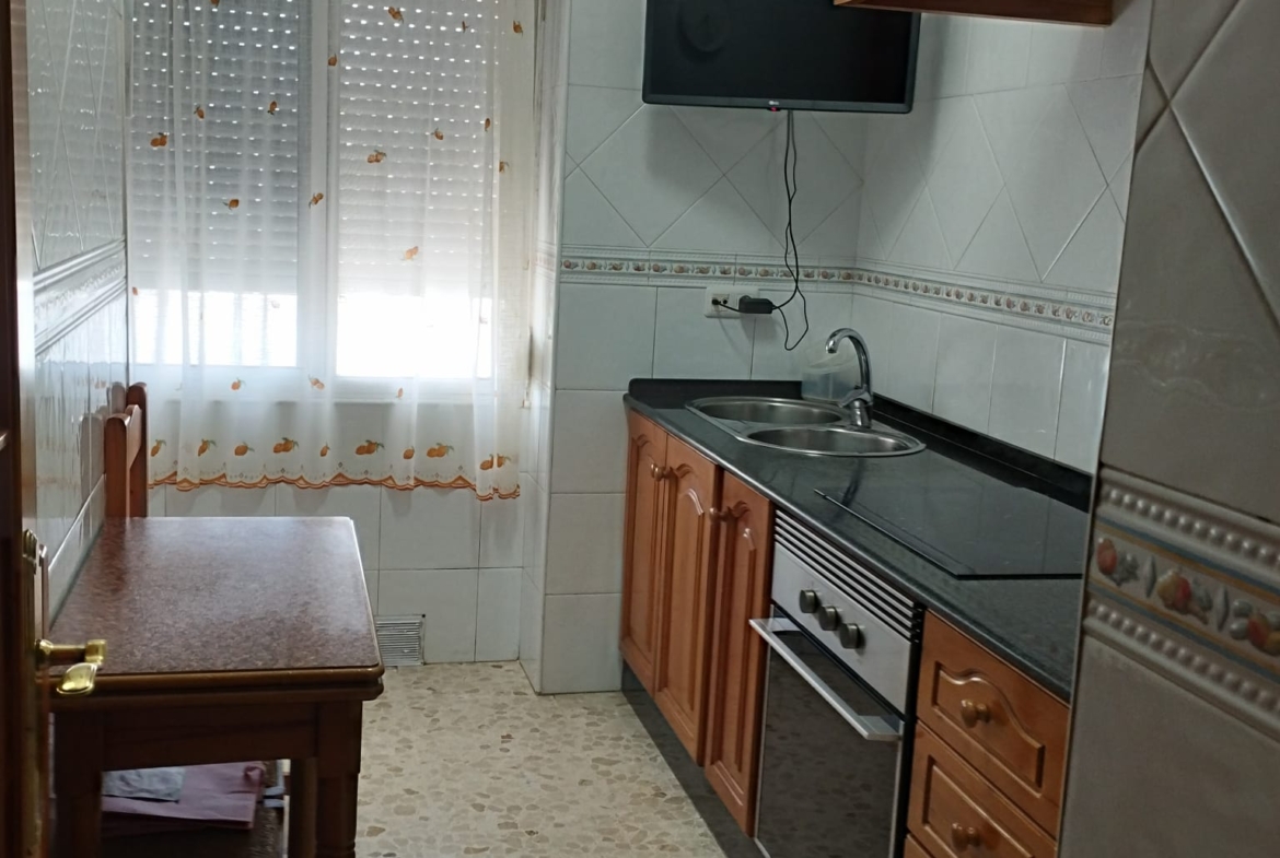 Amplio piso con gran patio, Barbate (Oportunidad de Permuta)