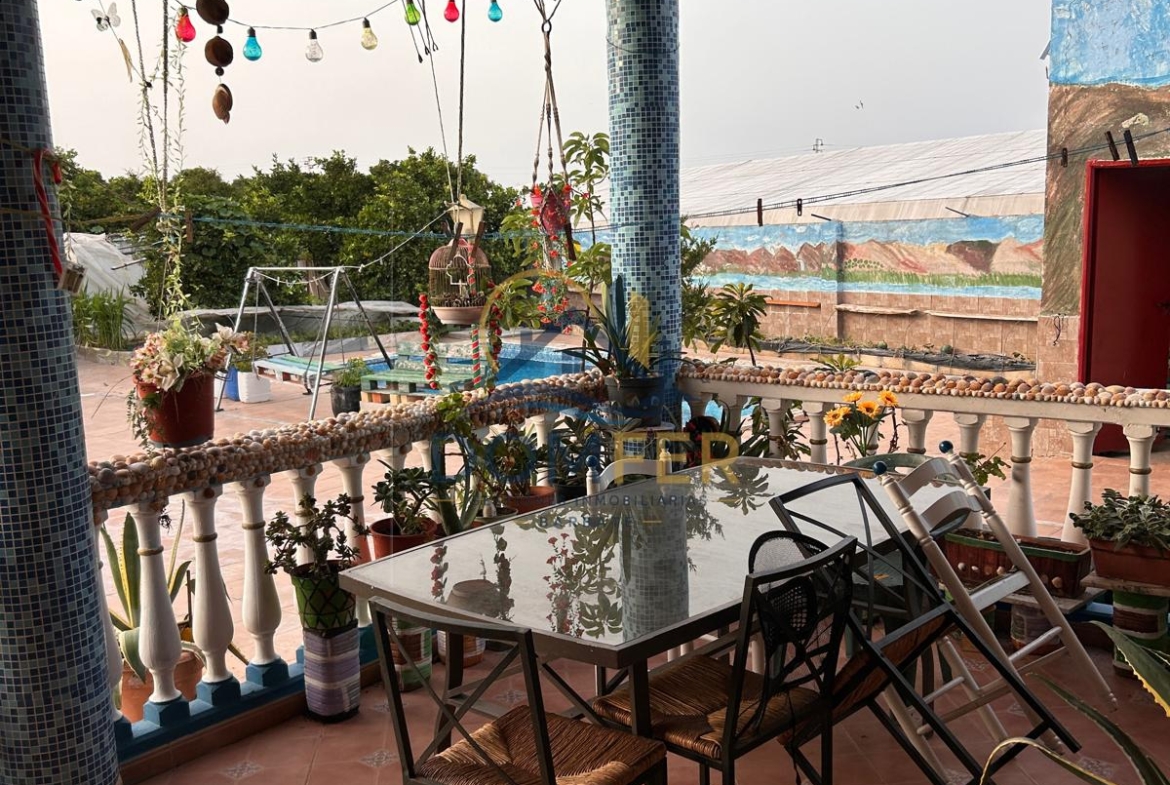 Villa Independiente con Piscina y Parcela de 909 m² – Escrituras Registrales Propias