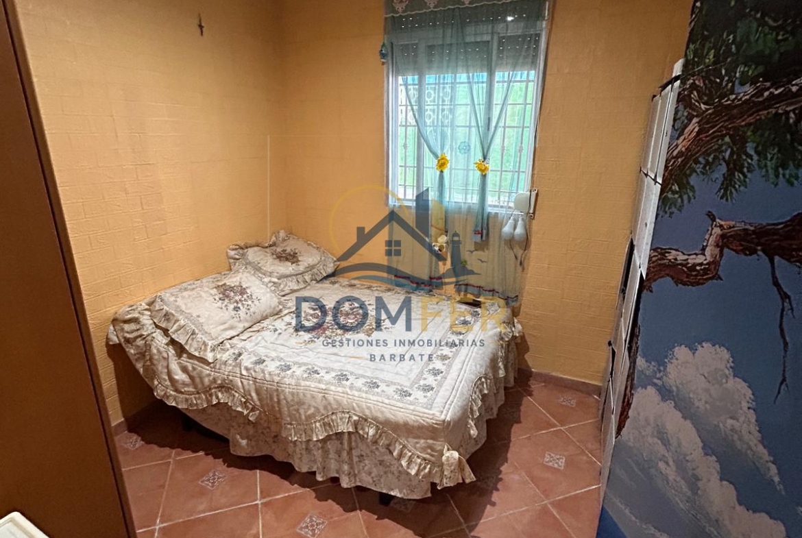 Villa Independiente con Piscina y Parcela de 909 m² – Escrituras Registrales Propias