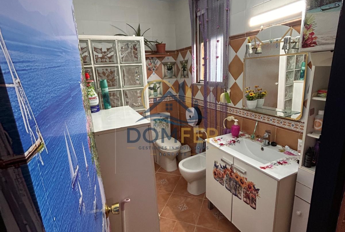 Villa Independiente con Piscina y Parcela de 909 m² – Escrituras Registrales Propias