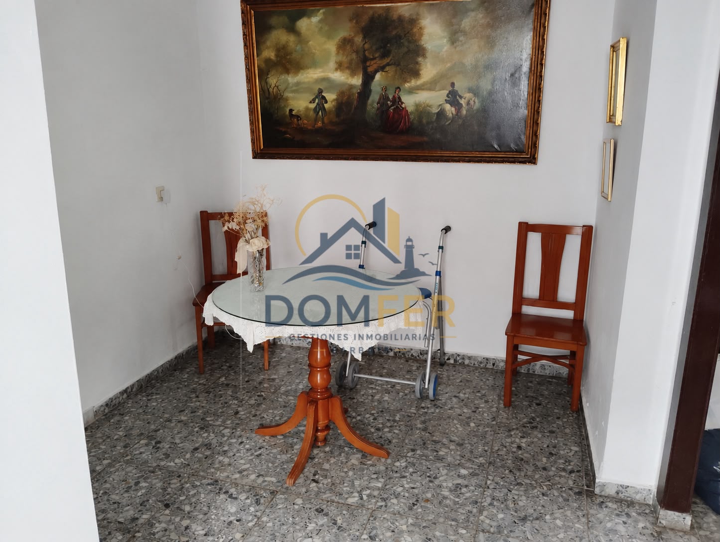 Casa de 3 Dormitorios con Buhardilla y Terraza Privada en el Centro de Barbate
