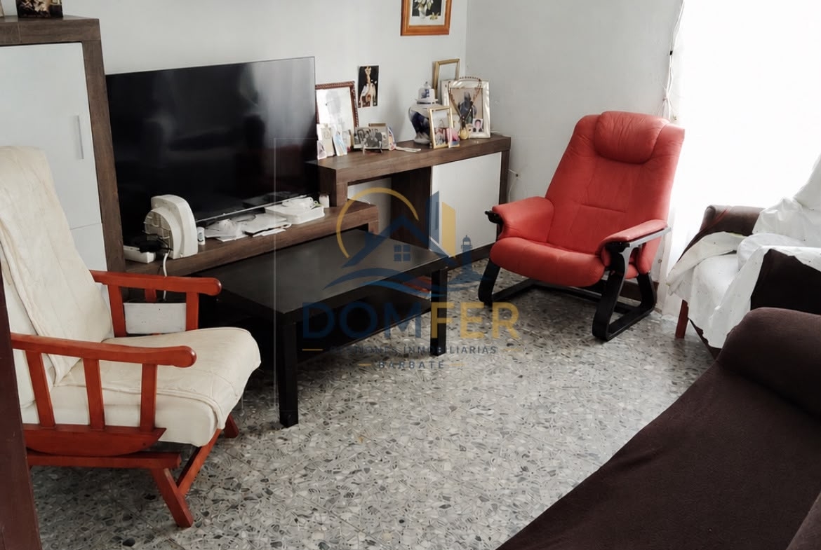 Casa de 3 Dormitorios con Buhardilla y Terraza Privada en el Centro de Barbate