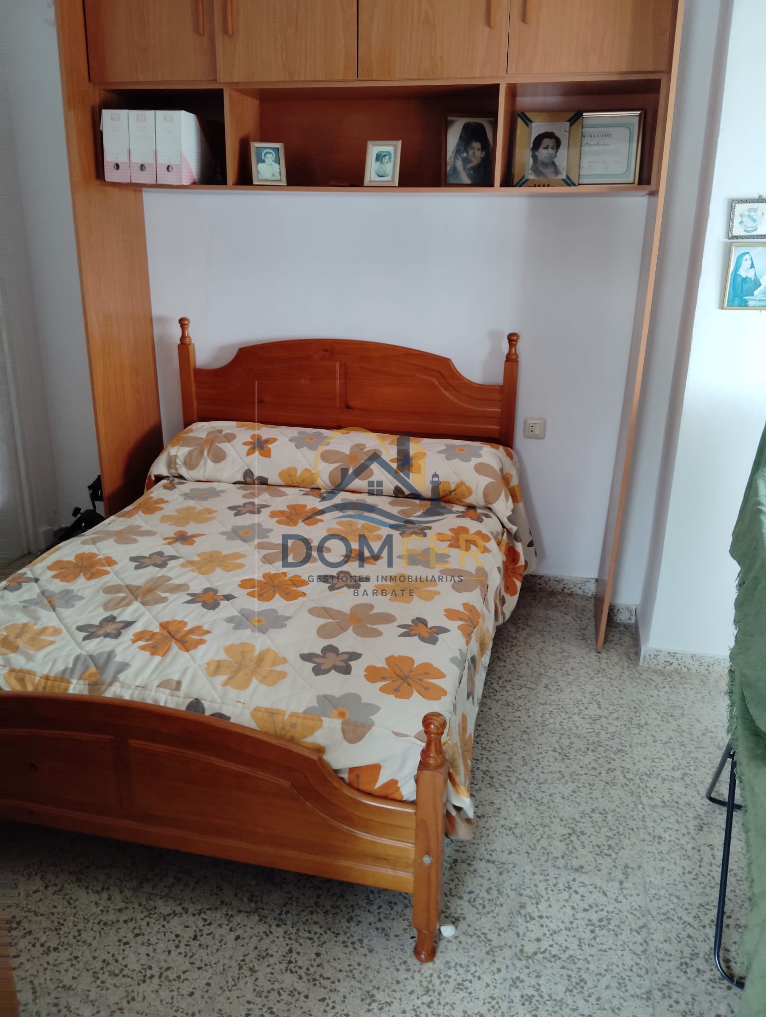 Casa de 3 Dormitorios con Buhardilla y Terraza Privada en el Centro de Barbate