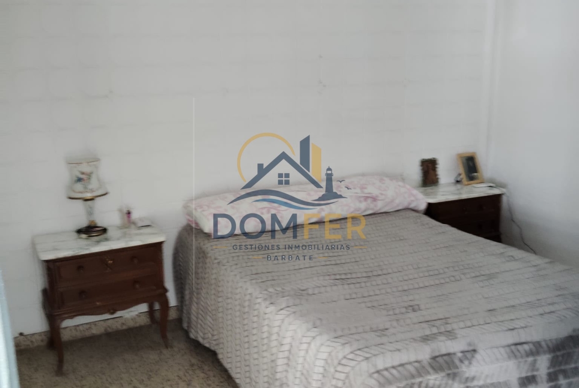 Casa de 3 Dormitorios con Buhardilla y Terraza Privada en el Centro de Barbate