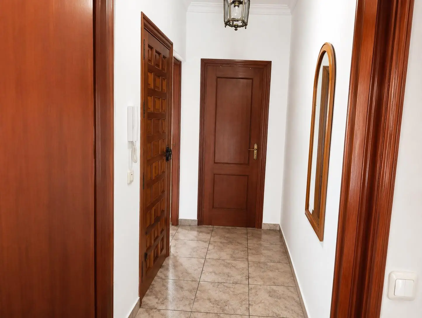 vivienda en primero de 79 M23 Magnífica oportunidad: Espacio, comodidad y una espectacular zona exterior