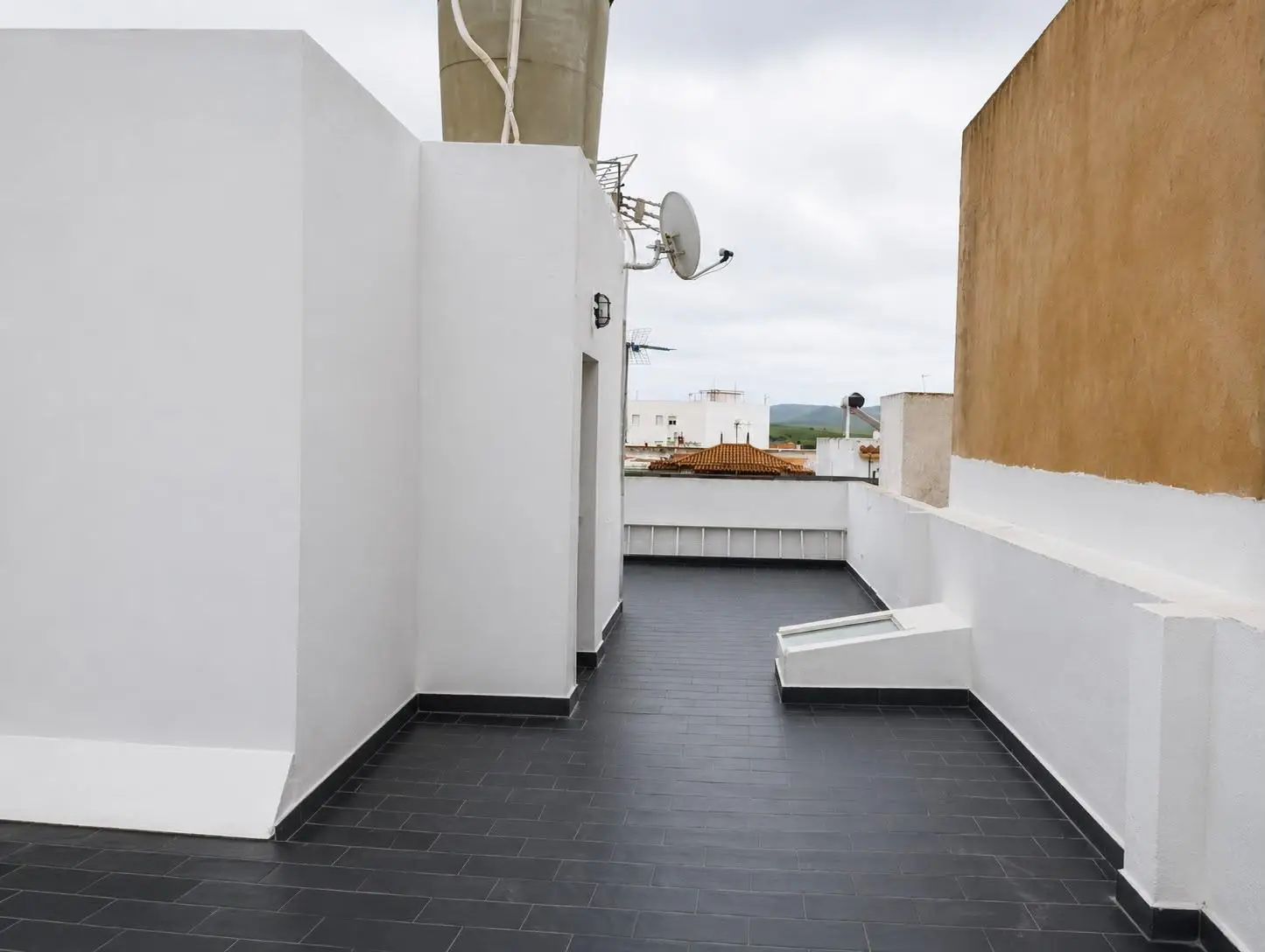 vivienda en primero de 79 M25 Magnífica oportunidad: Espacio, comodidad y una espectacular zona exterior