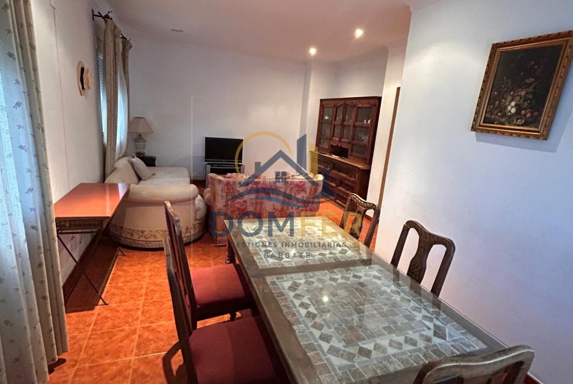 Casa unifamiliar con patio y azotea en la mejor zona de Barbate