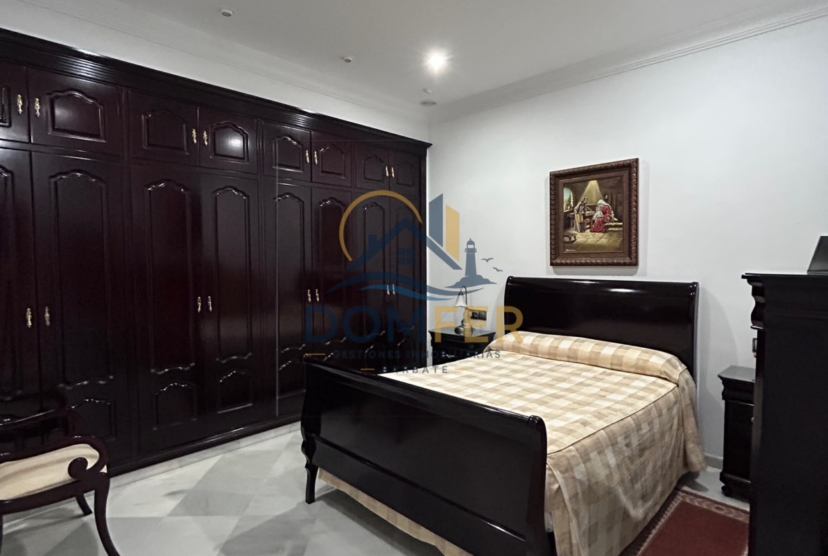 Casa amplia y exclusiva en venta con terraza, chimenea y castillete